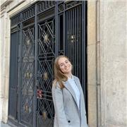 Profesora de Biología y de Matemáticas graduada en Biomedicina. Apto para todas las edades y  para niños que necesiten refuerzo.
